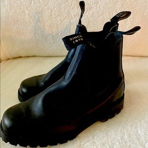 Blundstone in excellent condition. Had them re-soled with Vibram soles.